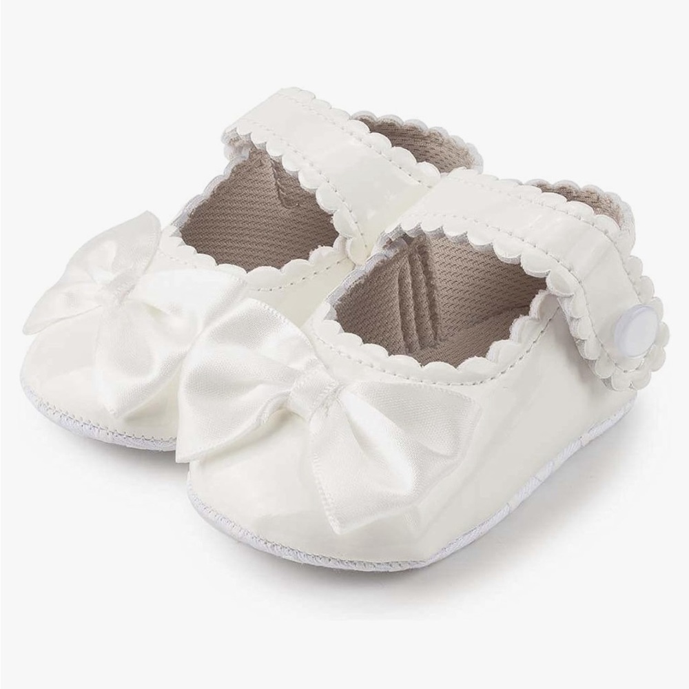 White Mary Jane Infant Girl Shoes with Bow Detail Size 0-6 Months
